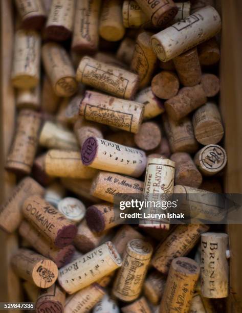 wine corks - lauryn ishak stock-fotos und bilder