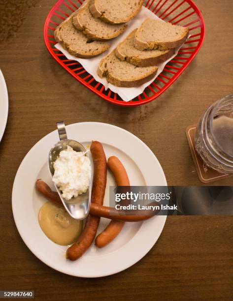 homemade sausages - lauryn ishak stock-fotos und bilder