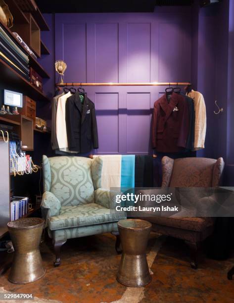 the pop up tailor shop 1618 leongt that leads into the library bar, keong saik road, singapore - lauryn ishak stock-fotos und bilder