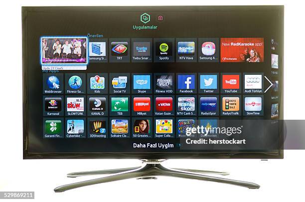 samsung smart tv and social media - smart tv stock pictures, royalty-free photos & images