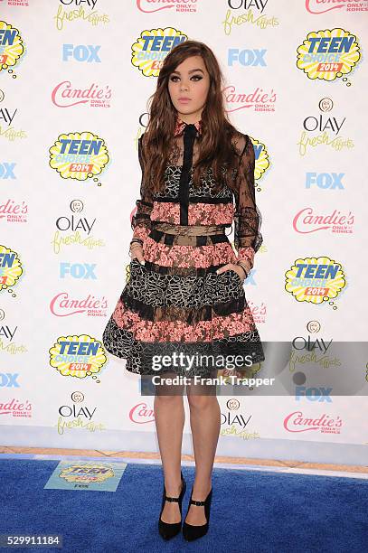 Actress Hailee Steinfeld arrives at the 2014 Teen Choice Awards held at the Shrine Auditorium.