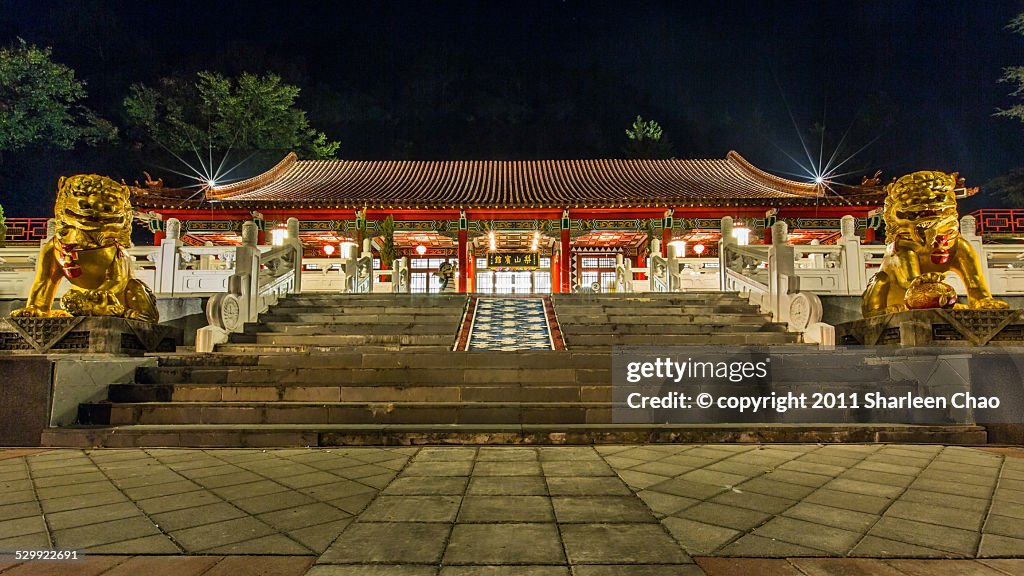 Lishan Guest House at night