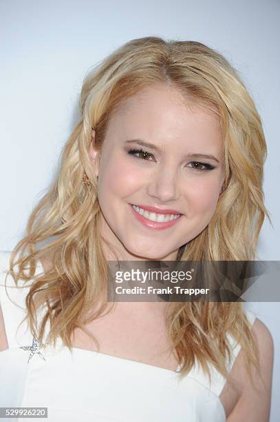 Actress Taylor Spreitler arrives at The 40th Annual People's Choice Awards held at Nokia Theatre L.A. Live.