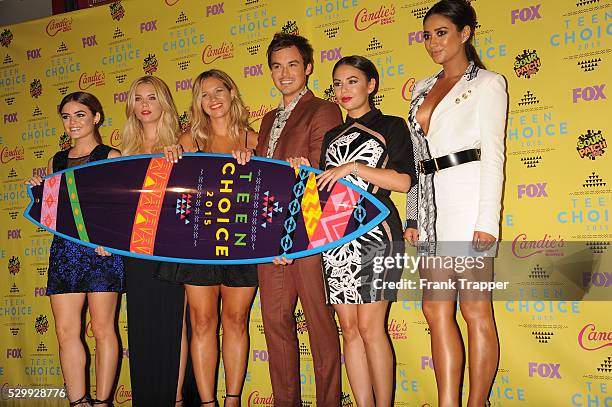 Actors from TV series "Pretty Little Liars" pose in the press room at the Teen Choice Awards 2015 held at the USC Galen Center.