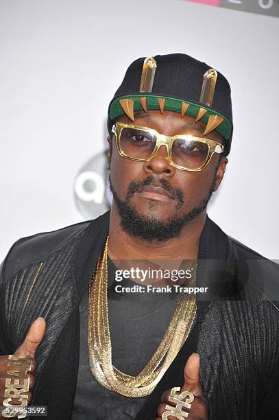 Musician wil.i.am arrives the 40th American Music Awards held at Nokia Theatre L.A. Live.