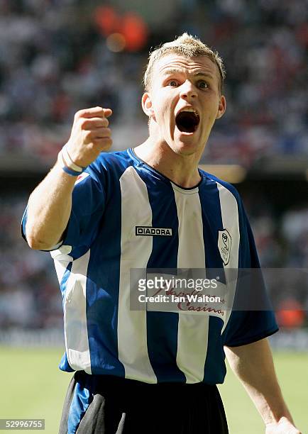 Jon- Paul Mcgovern celebrates after Steven MacLean of Sheffield Wednesday scored from a penalty during the Coca-Cola Football League One play-off...