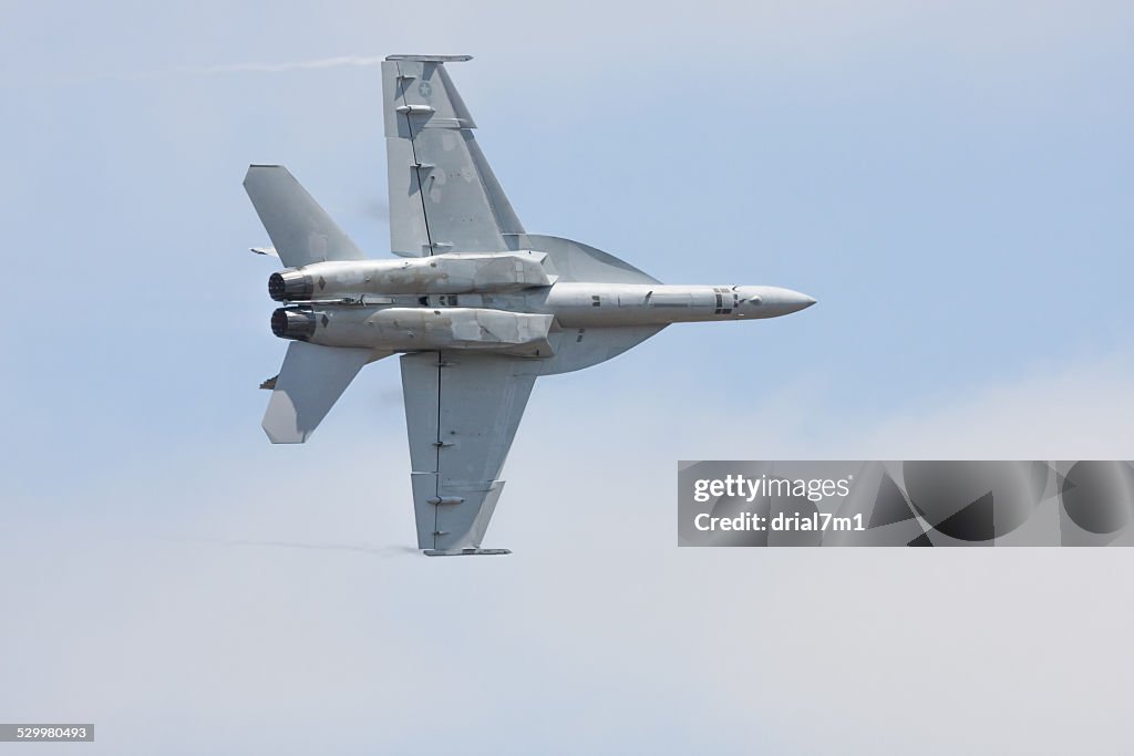 F/C - 18 en vuelo