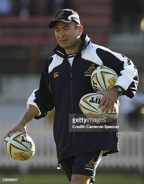 Wallabies coach Eddie Jones sets up a drill during a Wallabies training session and fan day at North Sydney Oval May 31, 2005 in Sydney, Australia.