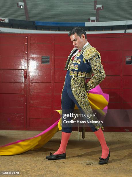 matador in bullring - torero stock-fotos und bilder