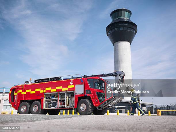 Aviation Fire Rigs 662 Airport Fire Engine Stock Photos, High-Res Pictures, and Images ...