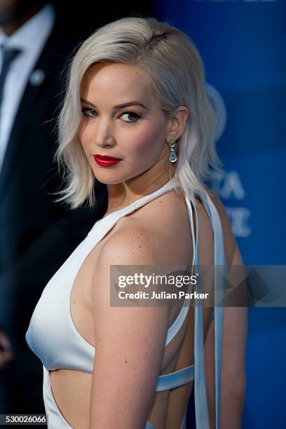 Jennifer Lawrence attends a Global Fan Screening of 'X-Men Apocalypse' at BFI IMAX on May 9, 2016 in London, England.