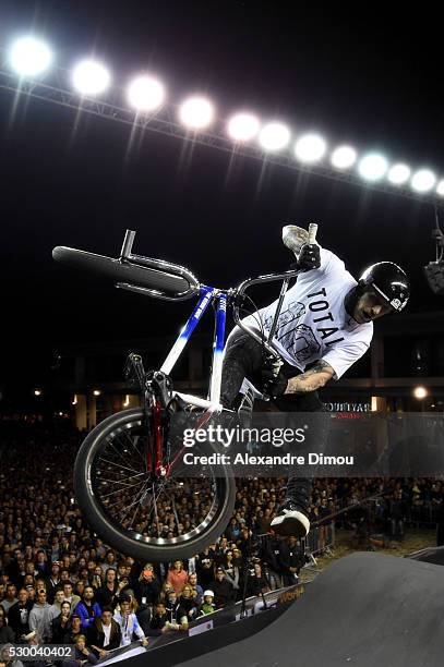 Sine Ramp 110 Spine Ramp Stock Photos, High-Res Pictures, and Images - Getty Images