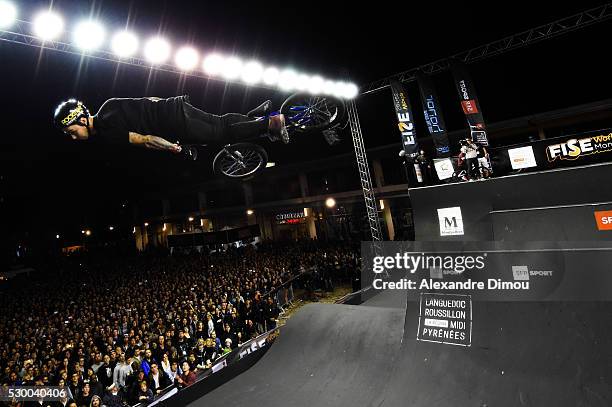 Sine Ramp 110 Spine Ramp Stock Photos, High-Res Pictures, and Images - Getty Images