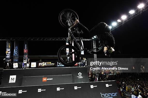 Sine Ramp 110 Spine Ramp Stock Photos, High-Res Pictures, and Images - Getty Images