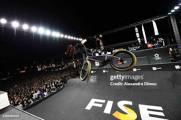 Sine Ramp 110 Spine Ramp Stock Photos, High-Res Pictures, and Images - Getty Images