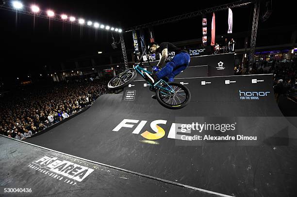 Sine Ramp 111 Spine Ramp Stock Photos, High-Res Pictures, and Images - Getty Images