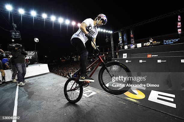 Sine Ramp 110 Spine Ramp Stock Photos, High-Res Pictures, and Images - Getty Images