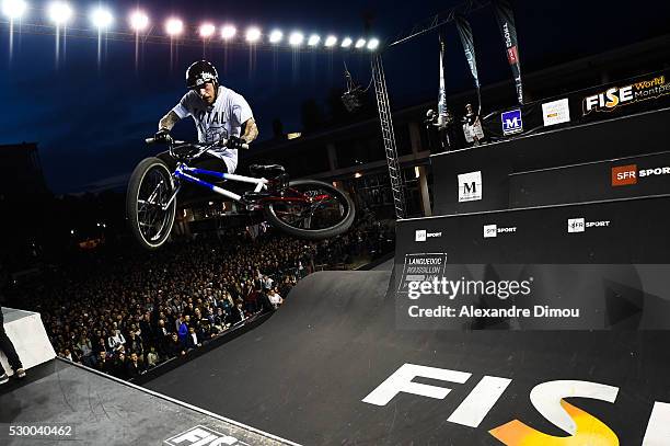 Sine Ramp 75 Spine Ramp Stock Photos, High-Res Pictures, and Images - Getty Images