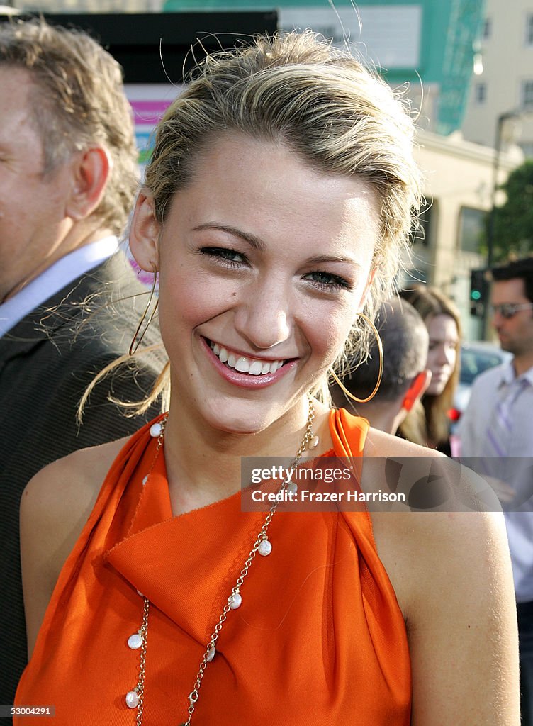 Warners "The Sisterhood Of The Traveling Pants" Premiere - Arrivals