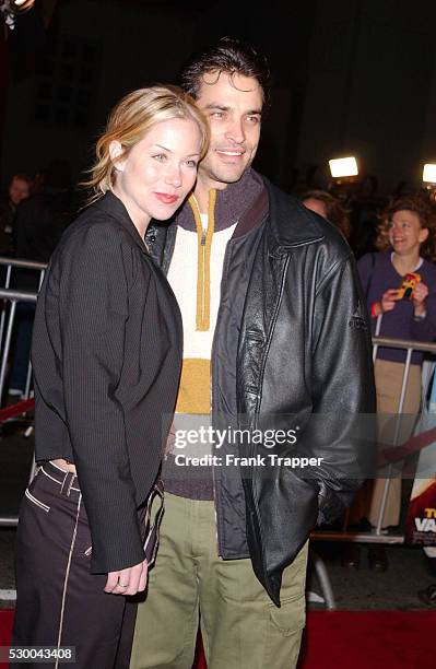 Christina Applegate with husband Johnathon Schaech at the premiere of "Vanilla Sky."