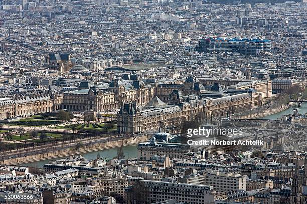 high angle view of pyramide du louvre, paris, france - place du louvre stock pictures, royalty-free photos & images