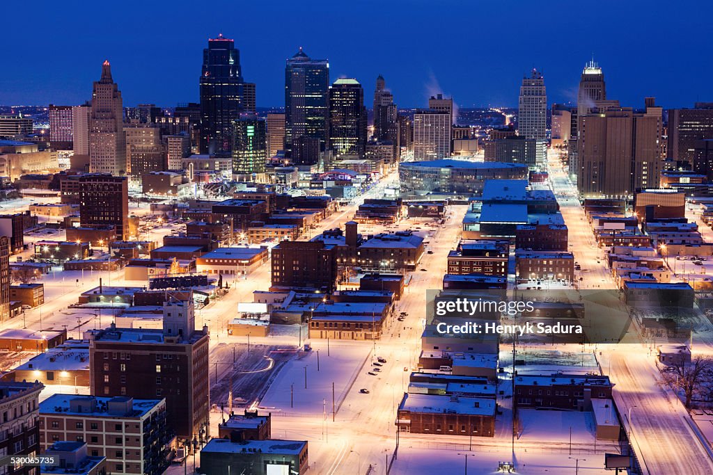 USA, Missouri Kansas City, Elevated view of city in winter