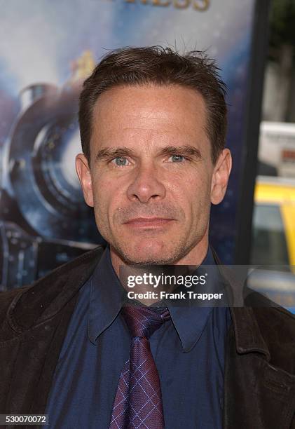 American actor Peter Scolari arrives at the benefit premiere of the movie "The Polar Express", directed by Robert Zemeckis.