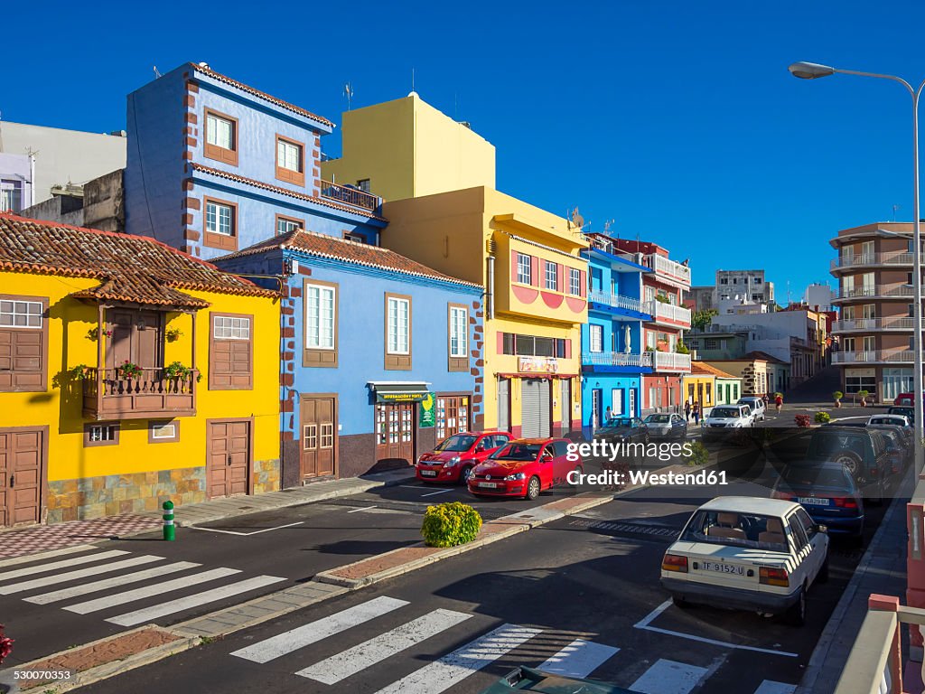 Spain, Canary Islands, La Palma, Puerto de Tazacorte, Colourful houses