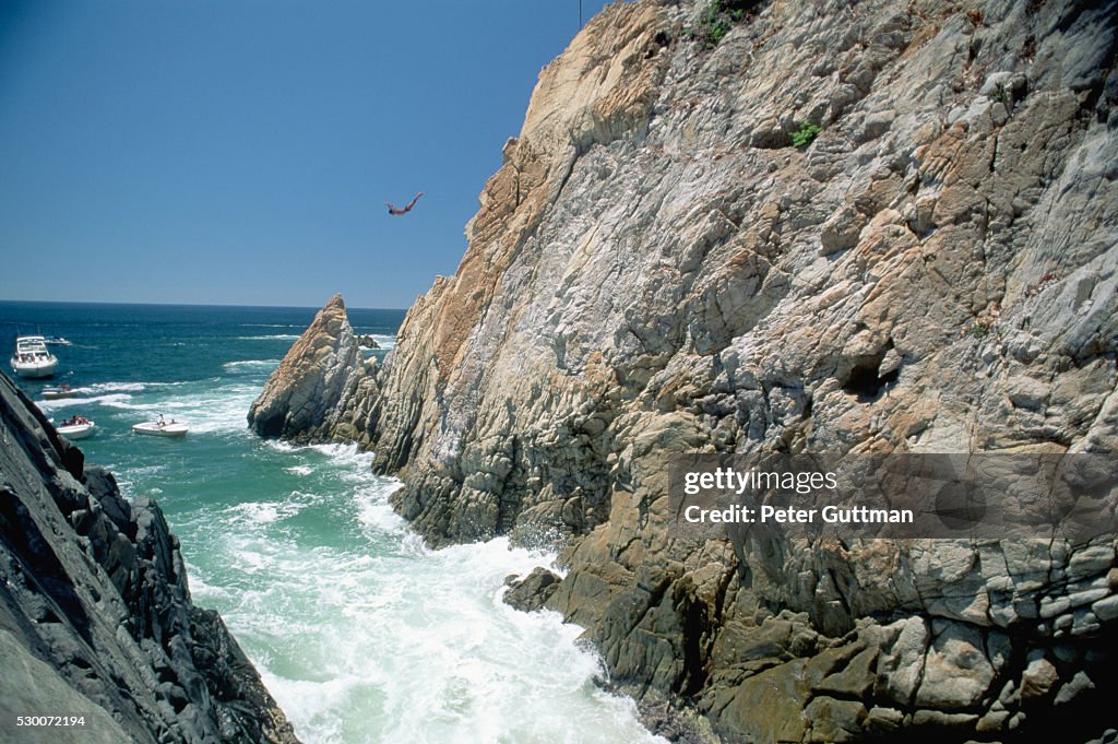 Boaters Watch Cliff Diving in Mexico