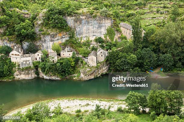 france, longuedoc-roussillon, gorges du tarn, auberge de la cascade - languedoc rousillon stock-fotos und bilder