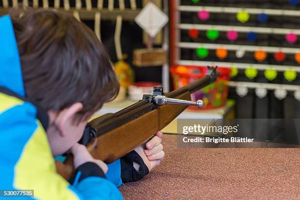 Fairground Rifles 76 Fairground Shooting Gallery Stock Photos, High-Res Pictures, and ...