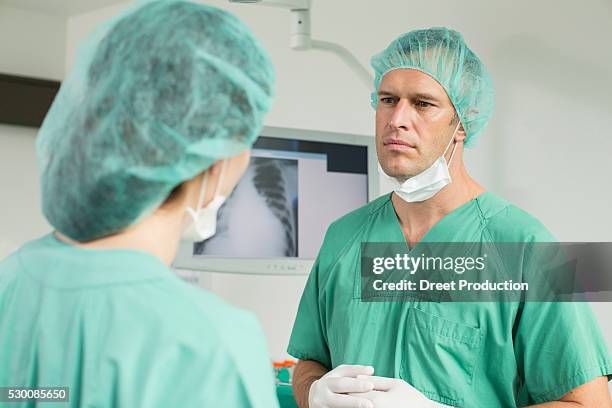 Green Scripts Surgery Surgical Green Scrubs Photos and Premium High Res Pictures - Getty Images