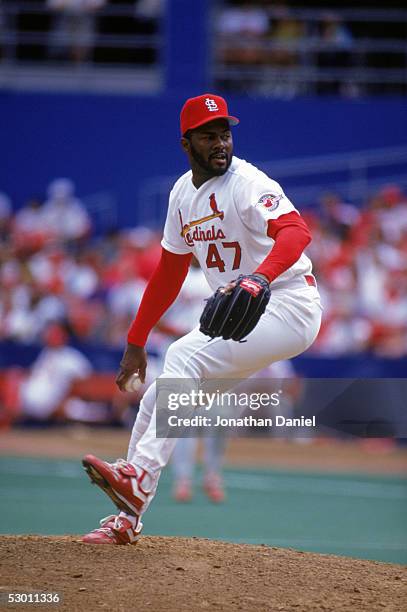 Lee Smith of the St. Louis Cardinals pitches during a game in August 1992 at Busch Stadium in St. Louis, Missouri.