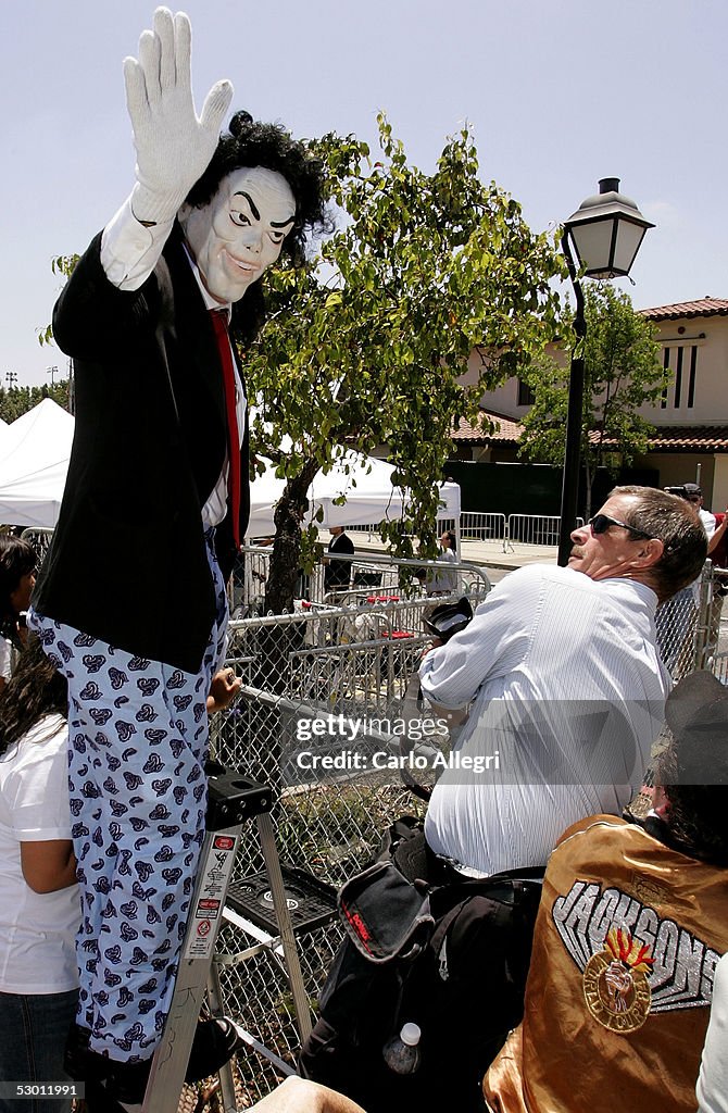 Michael Jackson Trial Continues