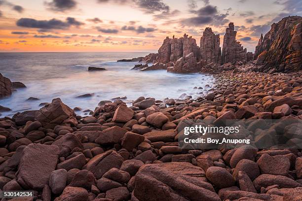 the pinnacle rock of phillip island. - phillip island stockfoto's en -beelden