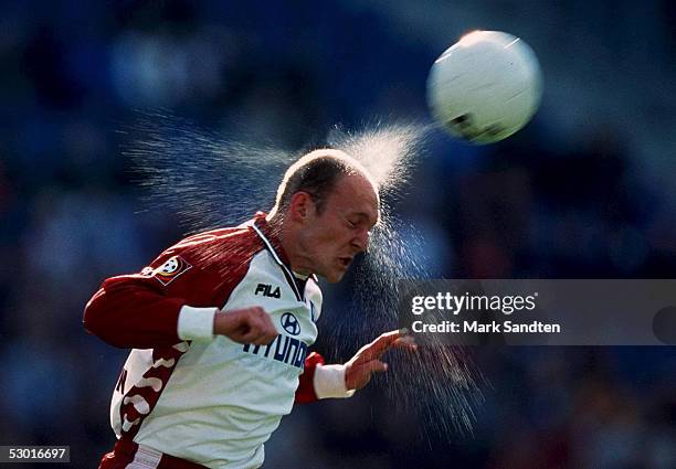 Hamburg , 16.10.99 HAMBURGER SV - SC FREIBURG 2:0 Thomas GRAVESEN / HSV FOTO:BONGARTS/Mark-Sandten