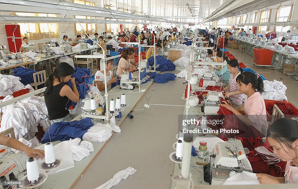 US And China Seek To Resolve Textile Dispute