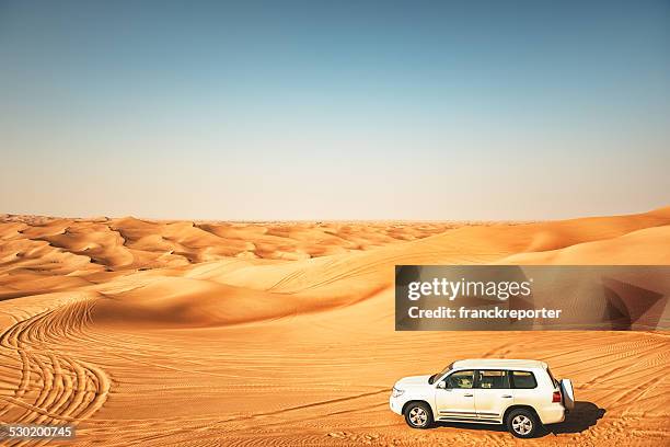 sahara desert landscape aerial view - oman stockfoto's en -beelden