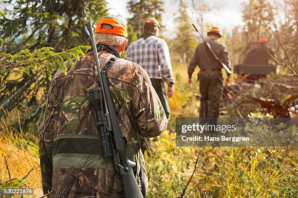 men at hunting - jäger stock-fotos und bilder