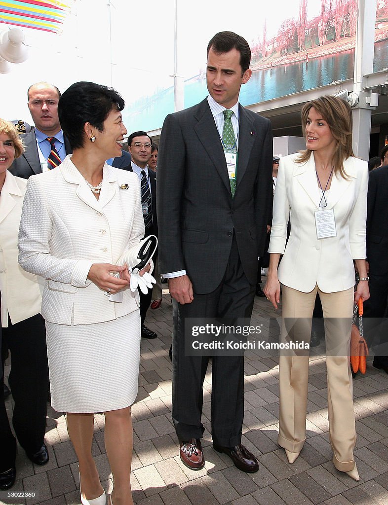 Spanish Crown Prince Felipe and his wife Princess Letizia visit the World Expo at Aichi.