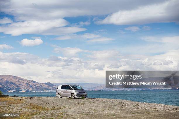 the kidds bush campsite at lake hawea. - camping new south wales stock pictures, royalty-free photos & images