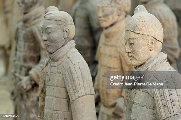 terracotta army, guarded the first emperor of china, qin shi huangdi's tomb, xian, lintong, shaanxi, china, asia - qin shi huangdi stock-fotos und bilder