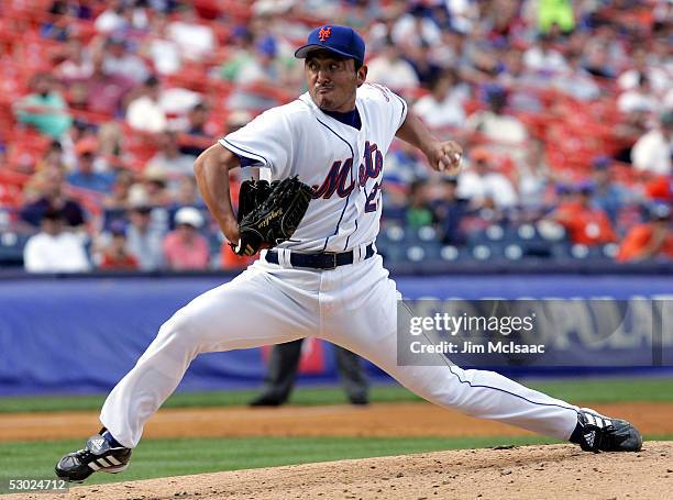 Kazuhisa Ishii of the New York Mets pitches against the San Francisco Giants during the first game of their double header at Shea Stadium on June 5,...