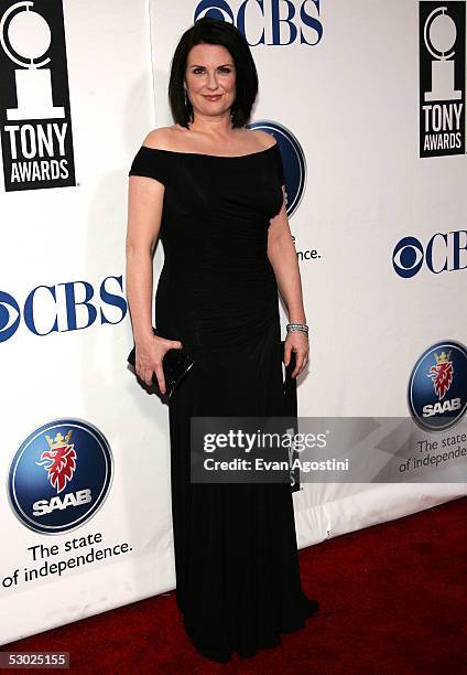 Actress Megan Mullally attends the 59th Annual Tony Awards at Radio City Music Hall June 5, 2005 in New York City.