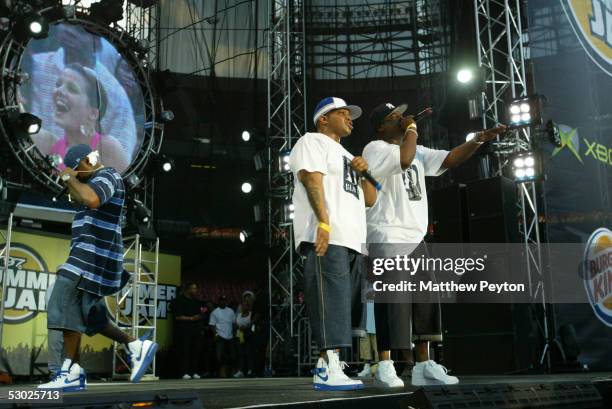 Rappers Sheek, Styles P and Jadakiss perform at the Hot 97 Summer Jam 2005 Concert June 5, 2005 at Giant Stadium in East Rutherford, New Jersey.