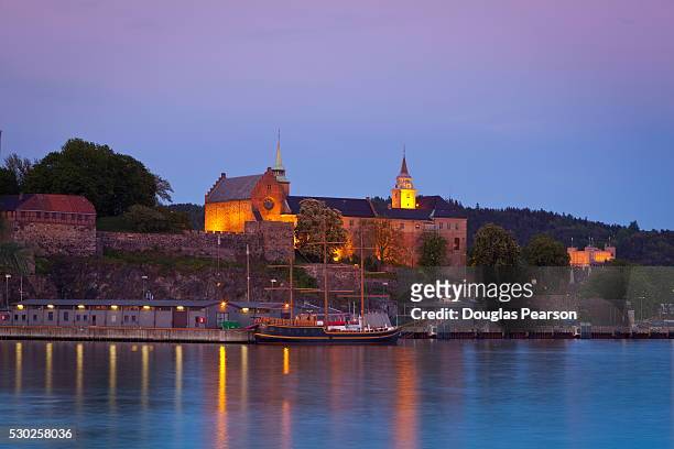 akershus fortress and harbour, oslo, norway, scandinavia, europe - akershus fortress stock-fotos und bilder