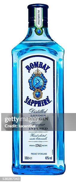 bombay sapphire gin bottle - gin label stock pictures, royalty-free photos & images