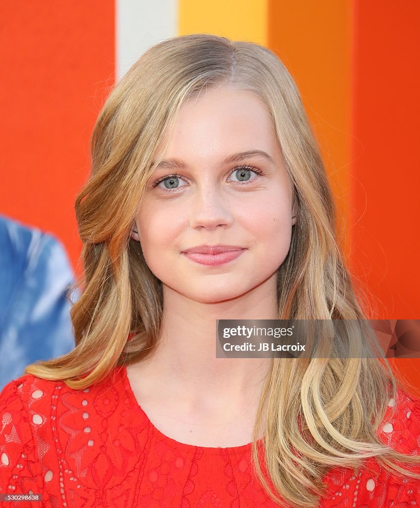 Angourie Rice Pics Actress Angourie Rice attends the premiere of Warner Bros. Pictures ...