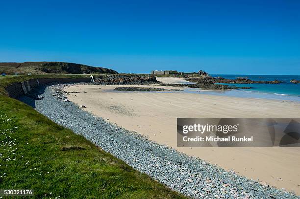 corblets bay with chateau a l'etoc (chateau le toc), alderney, channel islands, united kingdom, europe - island of alderney stock pictures, royalty-free photos & images