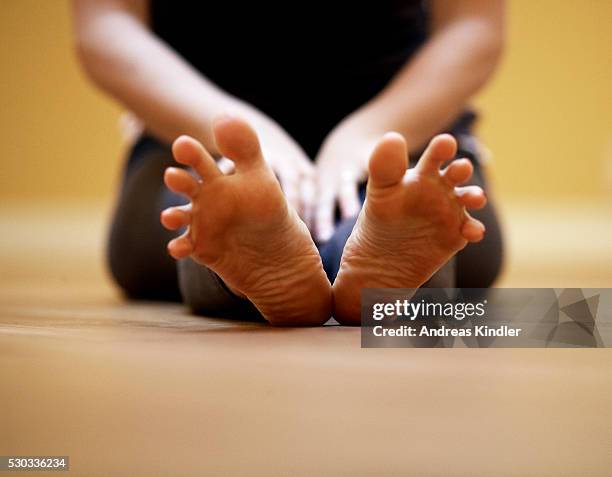 419 Yoga Toes Stock Photos, High-Res Pictures, and Images - Getty